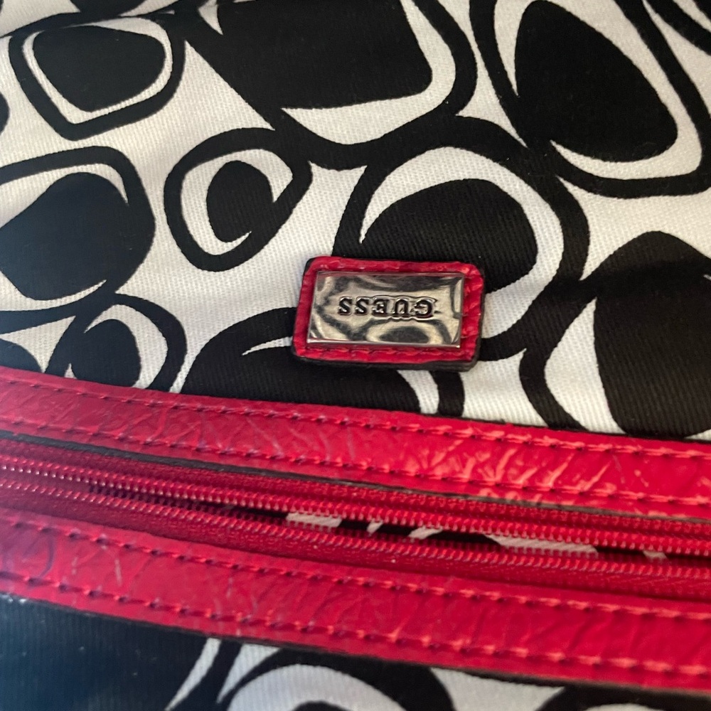 Guess red patent handbag - Picture 6 of 9